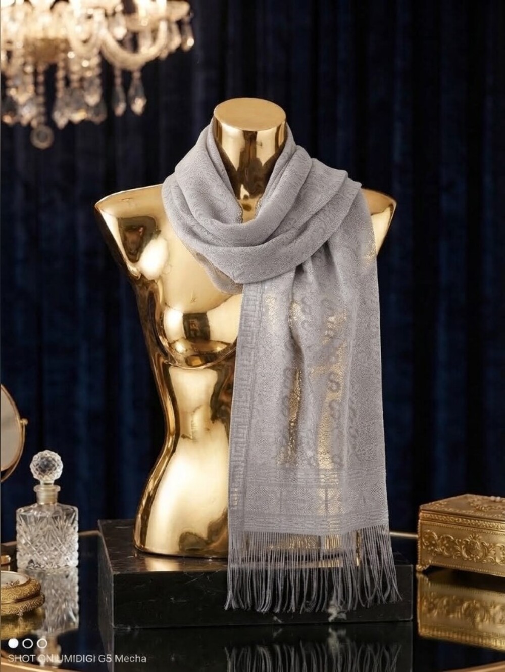 Elegant Gray Fringe Lace Scarf 🩶